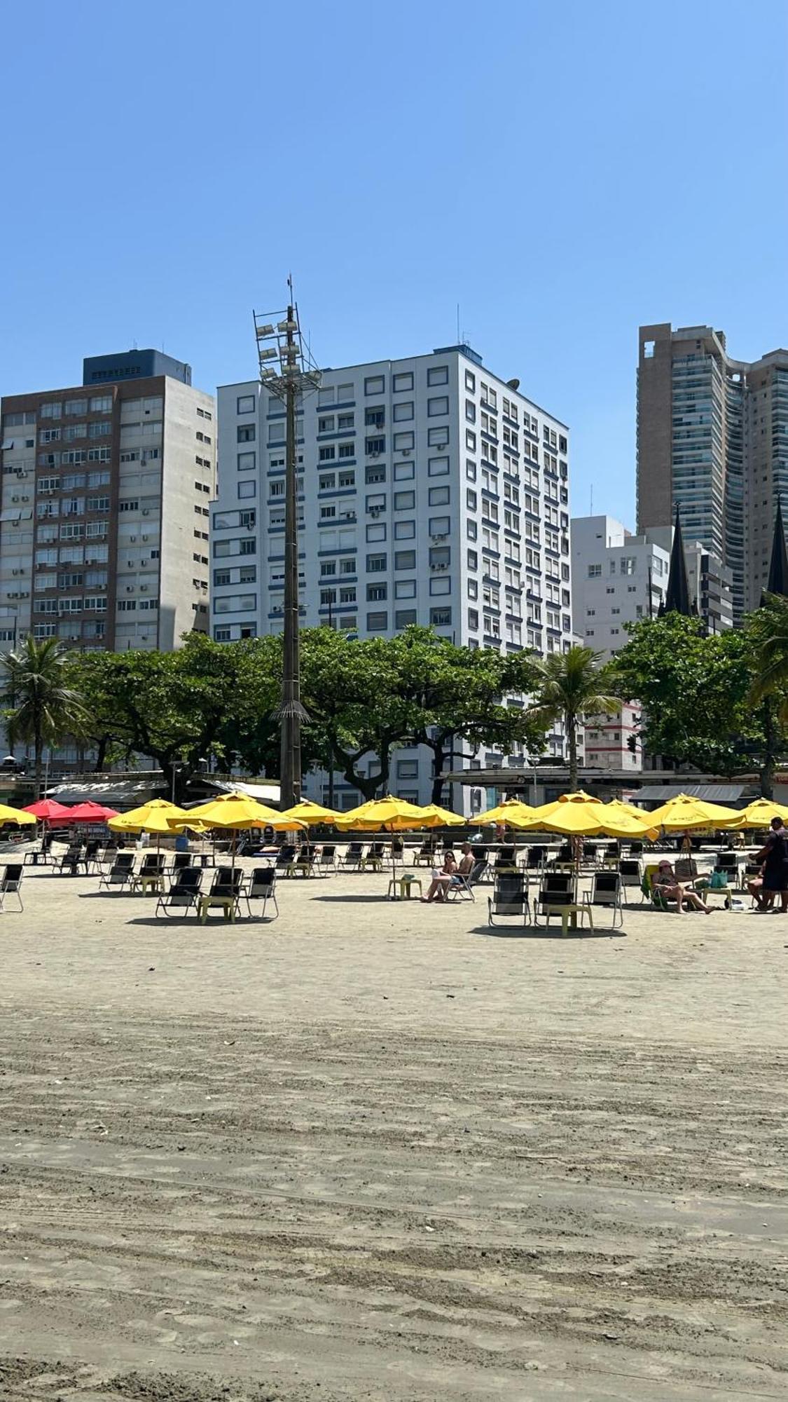 Apartamento Frente A Praia Do Embare Santos Екстериор снимка